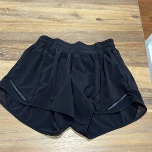 Lululemon hotty hot shorts | Size 4 | 4 inch length | Black